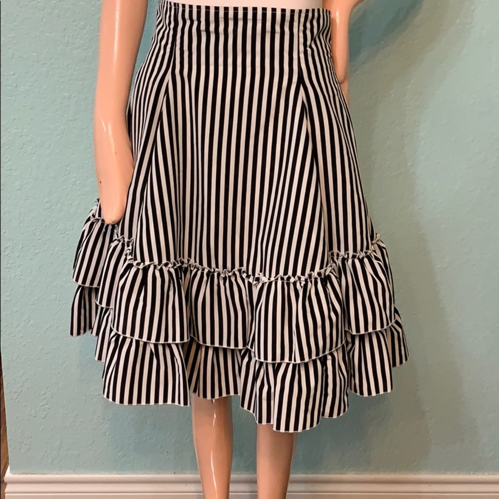 Bustle detail skirt